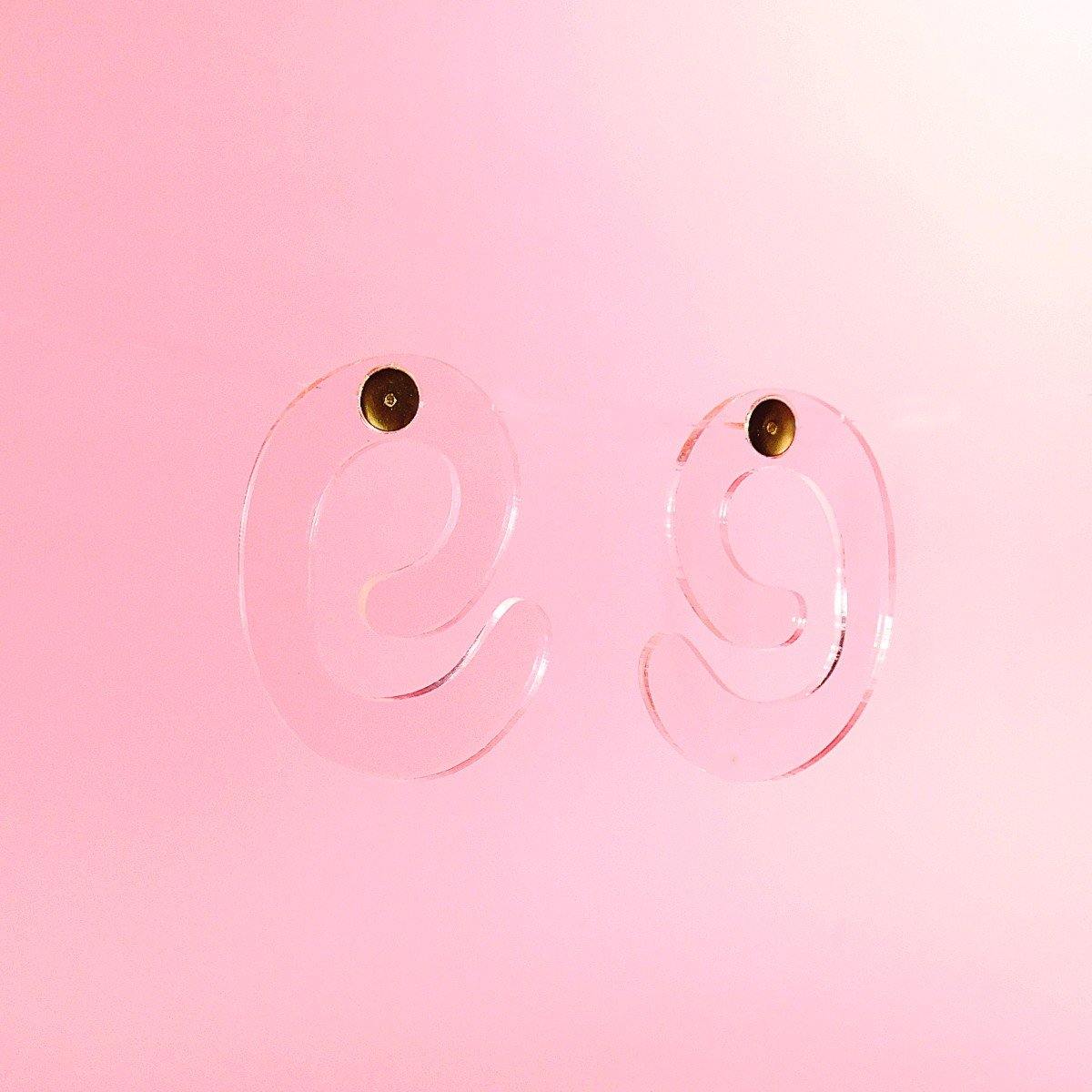 Carlota Studs.